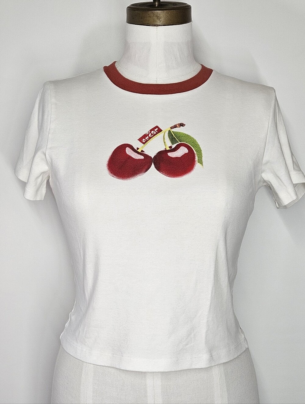 Levi's Size L Baby T-Shirt Cherries Jersey Short Sleeve Essential Sporty Cherry